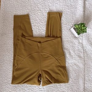 Lululemon Leggings in Mustard Yellow Size 6